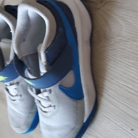 Nike Team Hustle D 10 - Picture 2 of 3